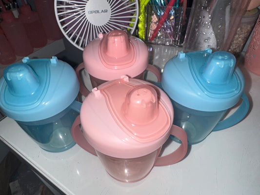 Kids Sippy Cups ❤︎